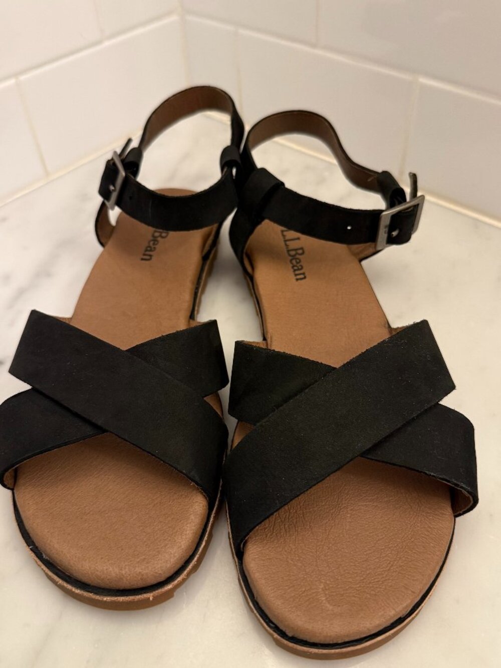 LL Bean 8 Black Leather Suede Cross Over Walking Sandal